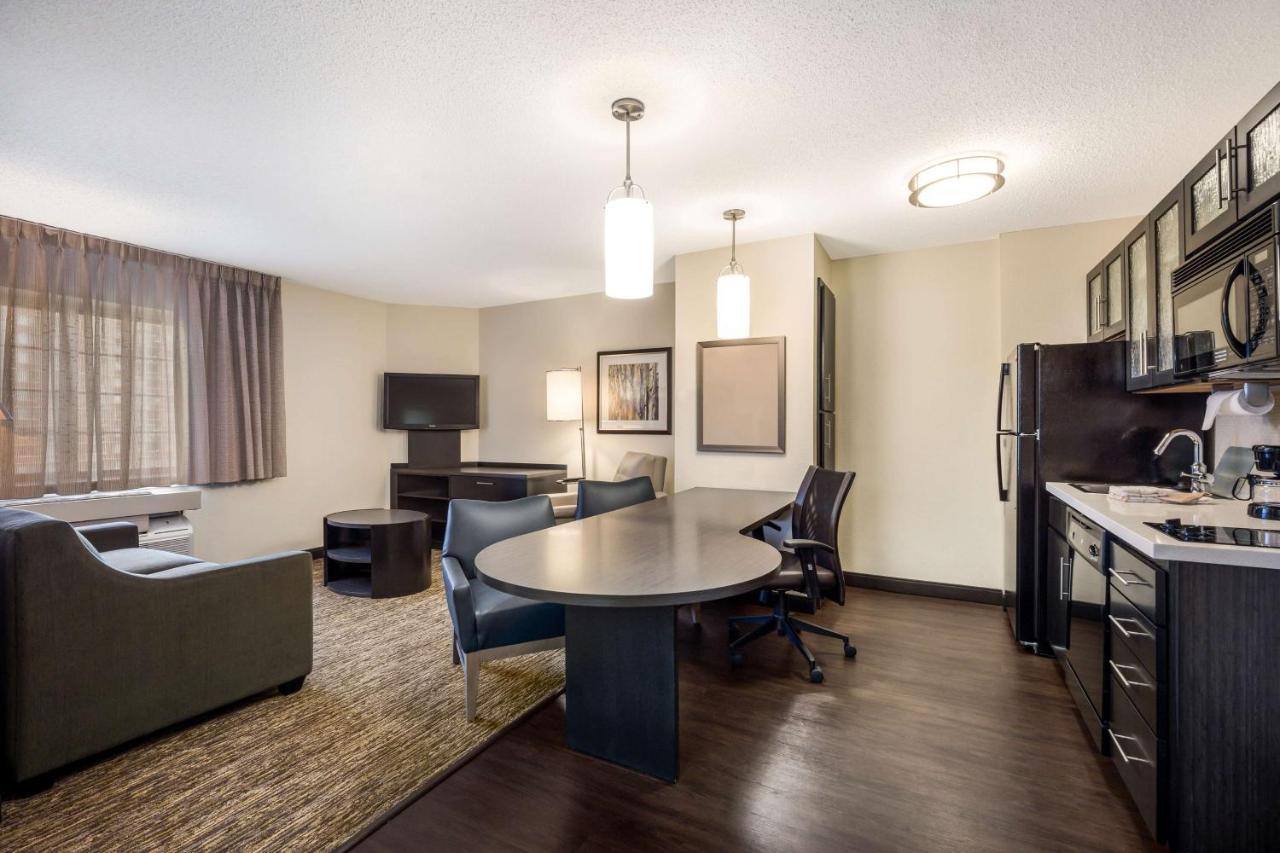 Sonesta Simply Suites Des Moines ウェスト・デイ・モインズ エクステリア 写真