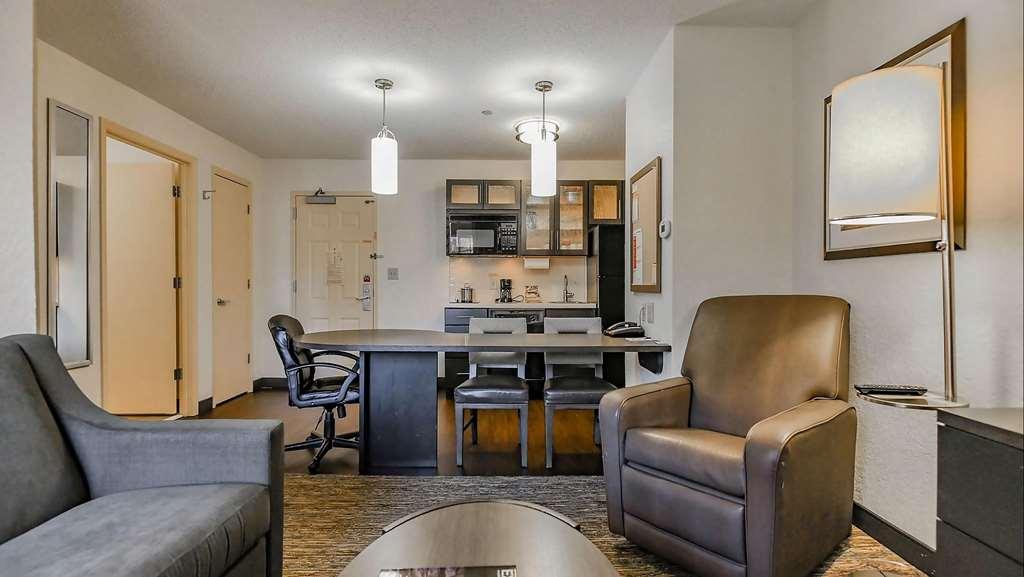 Sonesta Simply Suites Des Moines ウェスト・デイ・モインズ エクステリア 写真
