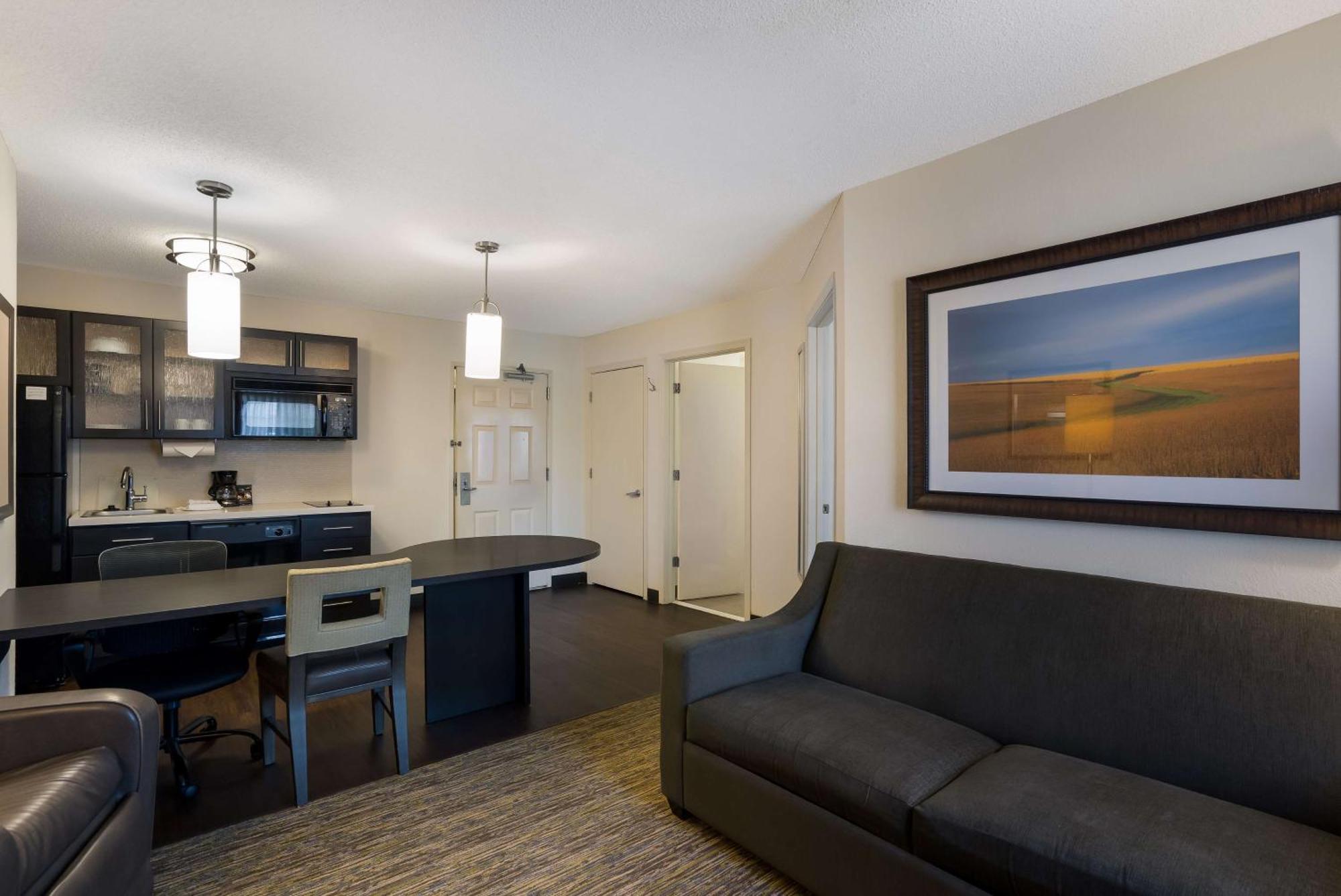 Sonesta Simply Suites Des Moines ウェスト・デイ・モインズ エクステリア 写真