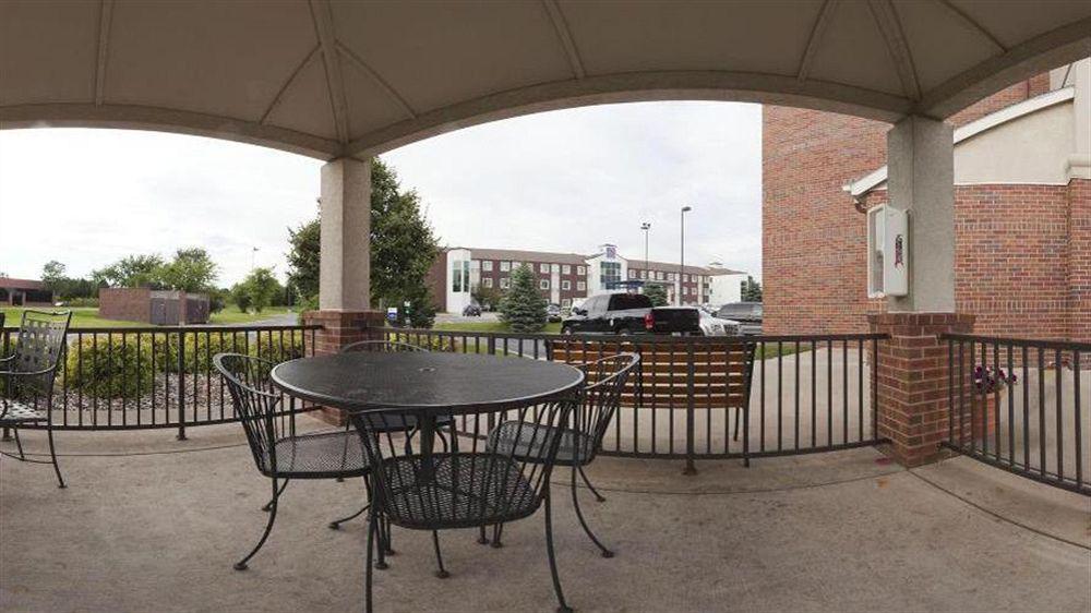 Sonesta Simply Suites Des Moines ウェスト・デイ・モインズ エクステリア 写真