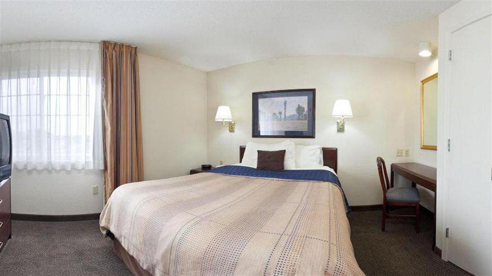 Sonesta Simply Suites Des Moines ウェスト・デイ・モインズ エクステリア 写真